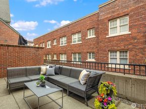 111 W Comstock Street 111, Seattle WA 98119