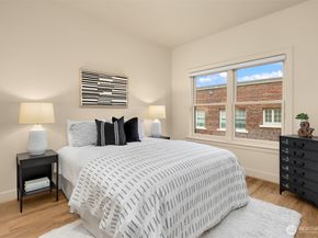111 W Comstock Street 111, Seattle WA 98119