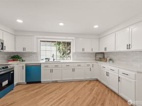 15795 Northup Way 7, Bellevue WA 98008