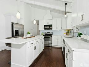 19016 Firlands Way N, Shoreline WA 98133