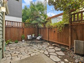 121 21st Avenue E C, Seattle WA 98112