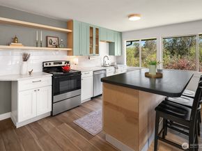 12504 SW 232nd St, Vashon WA 98070
