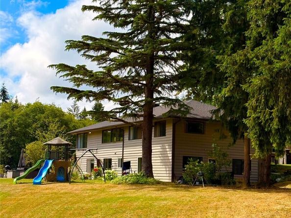12504 SW 232nd St, Vashon WA 98070