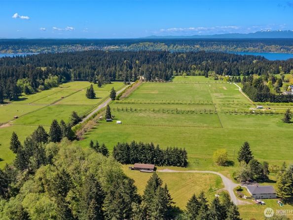 12504 SW 232nd St, Vashon WA 98070