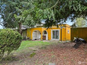 3513 SW 97th Street, Seattle WA 98126
