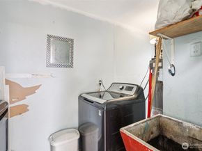 3513 SW 97th Street, Seattle WA 98126