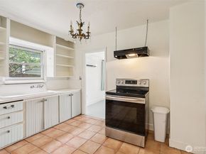 3513 SW 97th Street, Seattle WA 98126