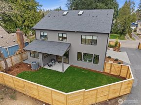 10733 17th Avenue NE, Seattle WA 98125