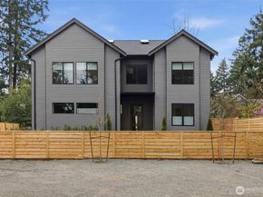 10733 17th Avenue NE, Seattle WA 98125