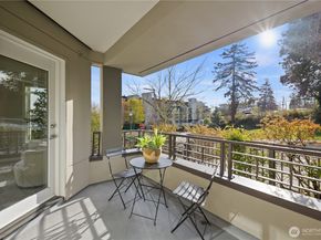 225 4th Avenue A304, Kirkland WA 98033