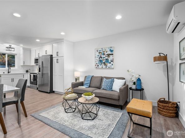 9731 13th Avenue NW, Seattle WA 98117