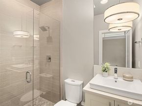 214 4th Court S 6, Kirkland WA 98033
