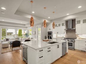 214 4th Court S 6, Kirkland WA 98033