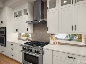 214 4th Court S 6, Kirkland WA 98033