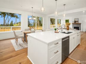 22214 98th Avenue W, Edmonds WA 98020