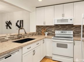 15600 116th Avenue NE O3, Bothell WA 98011