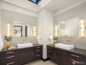 10314 SE 25th Street, Bellevue WA 98004
