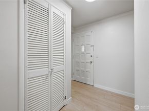 17203 NE 45th St 43, Redmond WA 98052