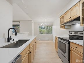 17203 NE 45th St 43, Redmond WA 98052