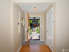 2822 23rd Avenue W, Seattle WA 98199