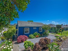 2822 23rd Avenue W, Seattle WA 98199
