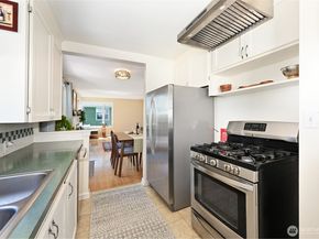2822 23rd Avenue W, Seattle WA 98199