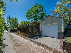 2822 23rd Avenue W, Seattle WA 98199