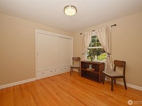 2822 23rd Avenue W, Seattle WA 98199