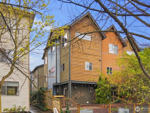 5937 California Avenue SW C, Seattle WA 98136