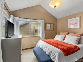 5937 California Avenue SW C, Seattle WA 98136