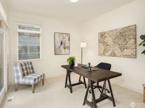 816 100th Avenue SE, Bellevue WA 98004