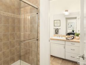 816 100th Avenue SE, Bellevue WA 98004