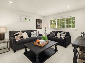 816 100th Avenue SE, Bellevue WA 98004