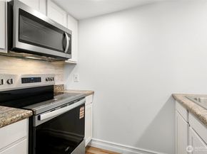 708 6th Avenue S E104, Kent WA 98032