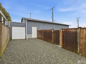 10041 15th Avenue SW, Seattle WA 98146