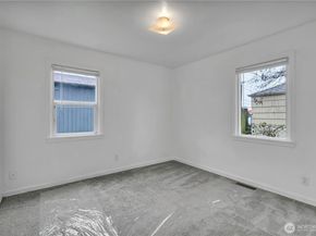 10041 15th Avenue SW, Seattle WA 98146