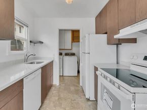 10041 15th Avenue SW, Seattle WA 98146