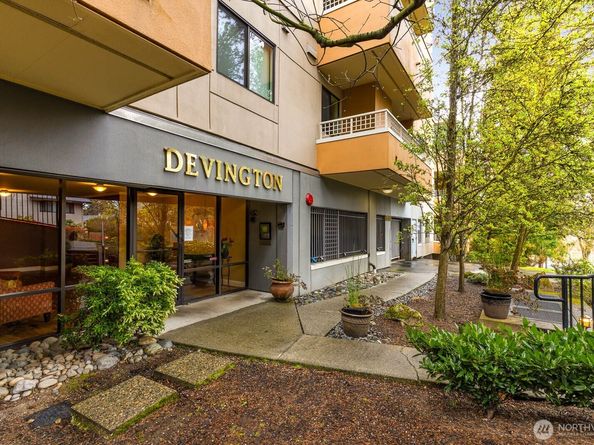 7600 SE 29th St 311, Mercer Island WA 98040