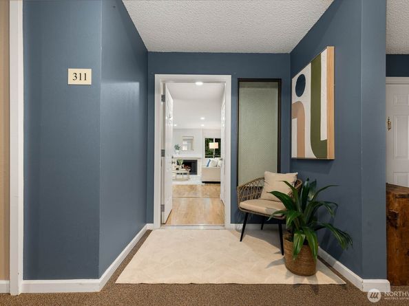 7600 SE 29th St 311, Mercer Island WA 98040