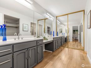 7600 SE 29th St 311, Mercer Island WA 98040