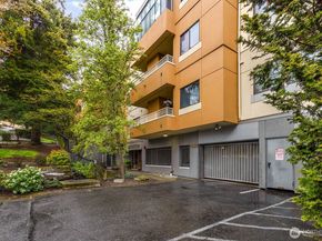 7600 SE 29th St 311, Mercer Island WA 98040