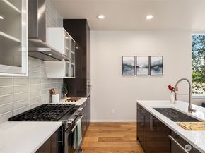 6221 20th Avenue NW, Seattle WA 98107