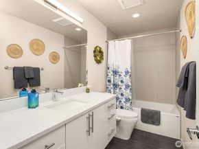 6221 20th Avenue NW, Seattle WA 98107