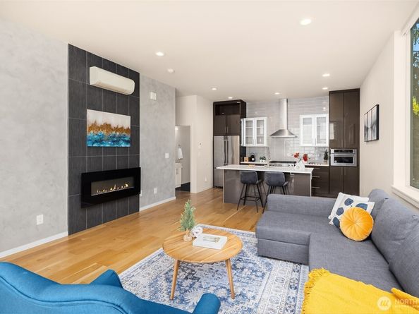 6221 20th Avenue NW, Seattle WA 98107