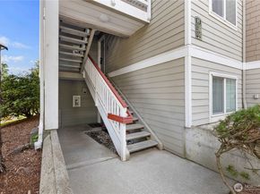 18501 SE NEWPORT Way H235, Issaquah WA 98027