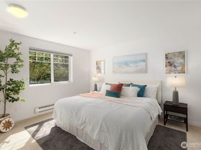 18501 SE NEWPORT Way H235, Issaquah WA 98027