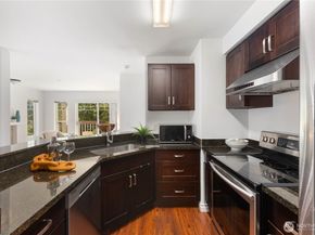 18501 SE NEWPORT Way H235, Issaquah WA 98027