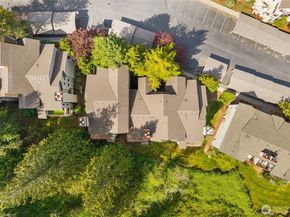 18501 SE NEWPORT Way H235, Issaquah WA 98027