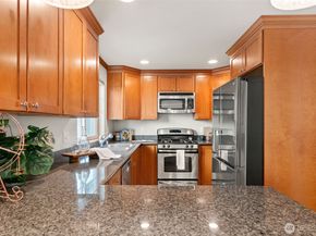 13718 N Midvale Avenue C, Seattle WA 98133