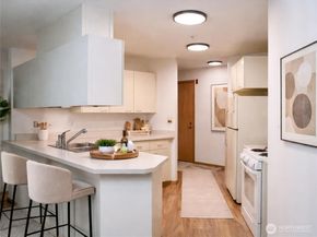 1684 152nd Avenue NE W306, Bellevue WA 98007